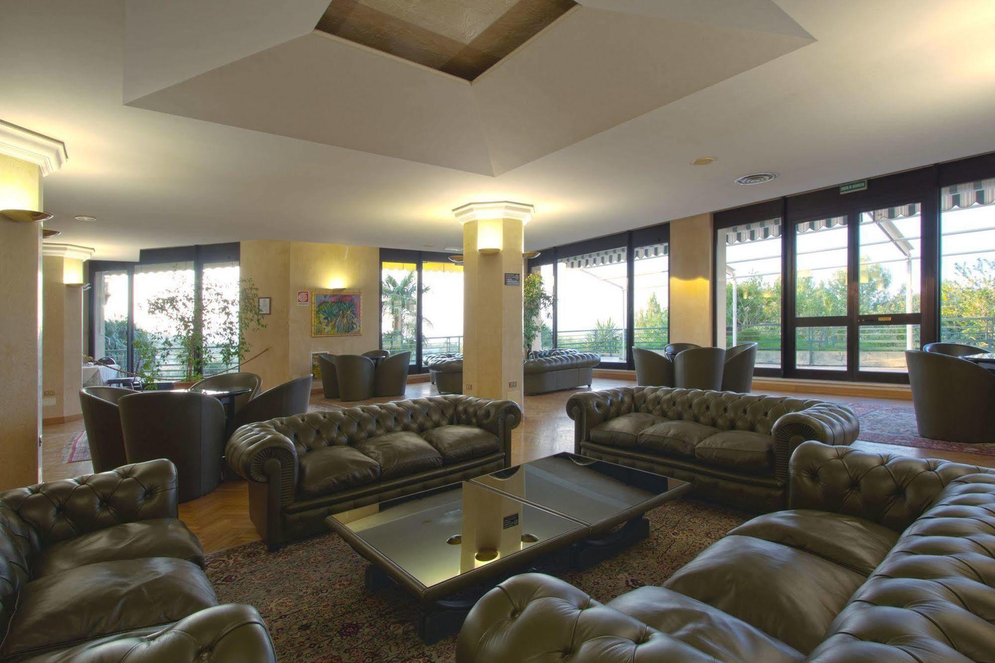 Hotel San Michele Кальтаниссетта Экстерьер фото